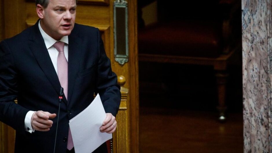 Με απόφαση Καραμανλή οι παρατάσεις στην αμαρτωλή σύμβαση 717