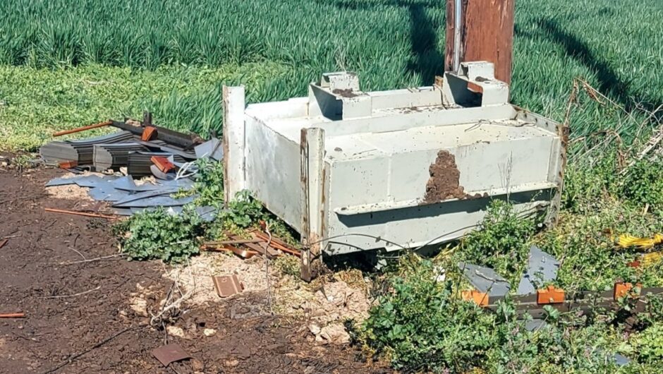 Ρήμαξαν καλώδια, ρολόι με αγροτικό ρεύμα και υποσταθμό της ΔΕΗ (φωτ.)