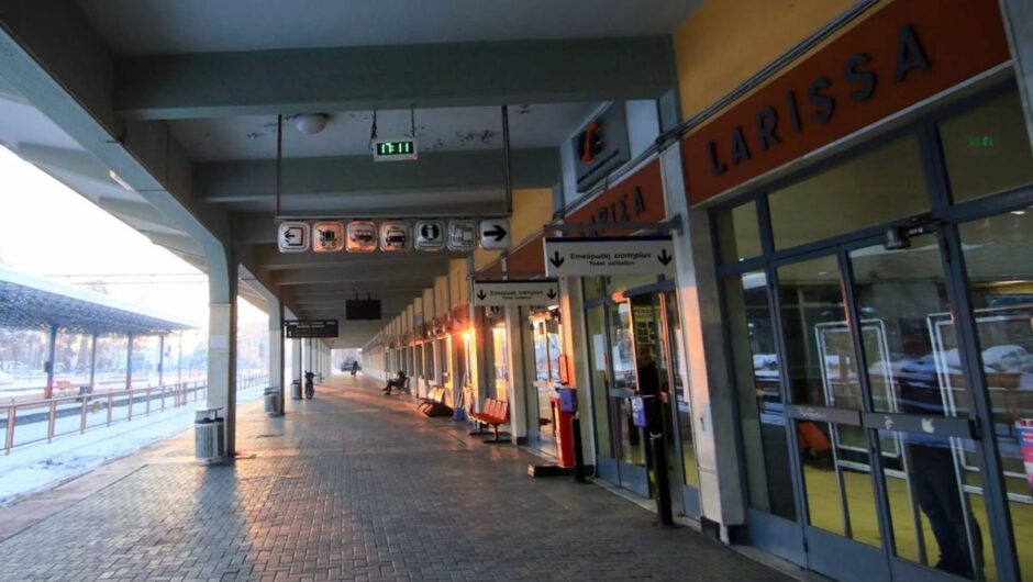 “Το σταθμαρχείο Λάρισας γινόταν μπαράκι με σβηστά φώτα, μουσικές και ουίσκι” – Η μαρτυρία σοκ καθαρίστριας του ΟΣΕ