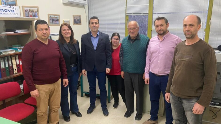 Συνάντηση Πέτρου Τσακνάκη με τη διοίκηση του Συλλόγου Τριτέκνων