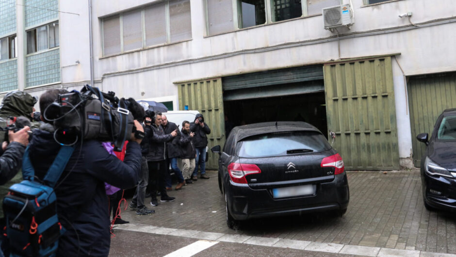 Λάρισα: Εισαγγελική έρευνα γιατί παραβιάστηκε το δικαστικό απόρρητο της απολογίας του σταθμάρχη – Δικηγόροι και δημοσιογράφοι καλούνται να δώσουν εξηγήσεις