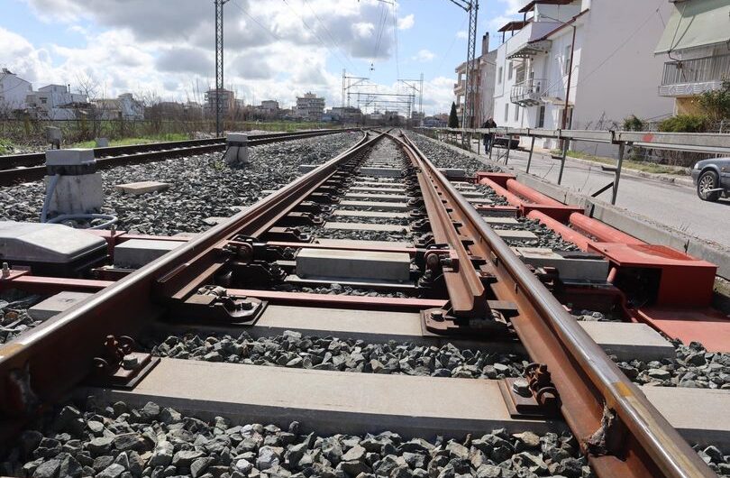 Στις απεργίες και στις συγκεντρώσεις βγαίνουμε γι’ αυτούς: