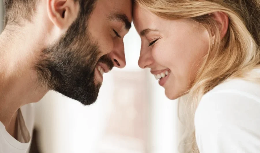 Άντρες κρατήστε σημειώσεις: Aυτά είναι τα δέκα βασικά χαρακτηριστικά που ψάχνει μια γυναίκα στον ιδανικό σύντροφο