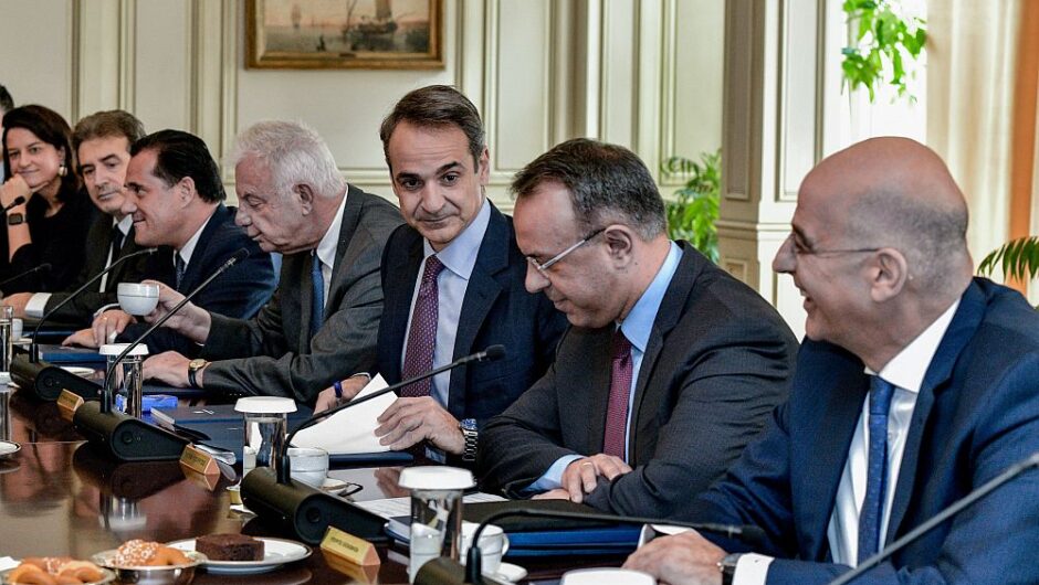 Τριγμοί στην κυβέρνηση Μητσοτάκη μετά τα Τέμπη: «Καρφιά» Άδωνη για τους «δημοφιλείς» υπουργούς που… εξαφανίζονται
