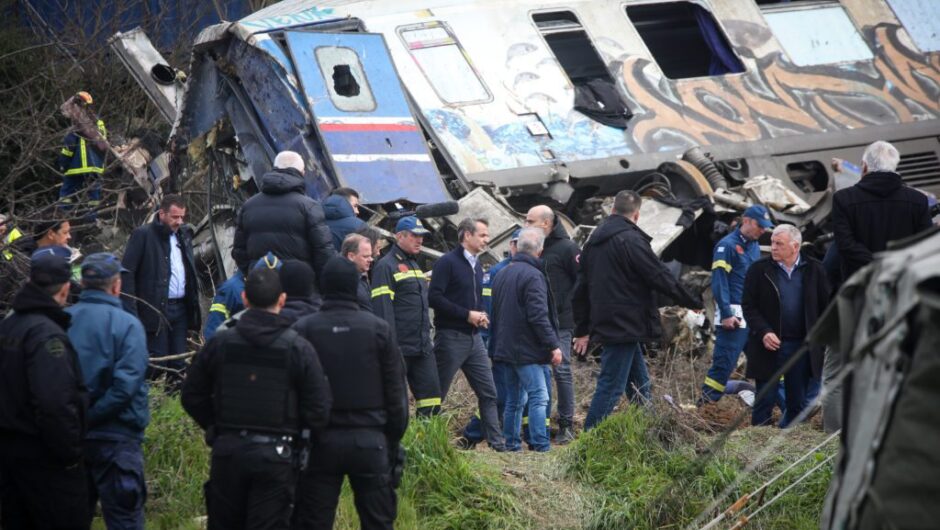 Φουλάρουν οι «αρμοί» του καθεστώτος για να ξεπλύνουν τον Μητσοτάκη