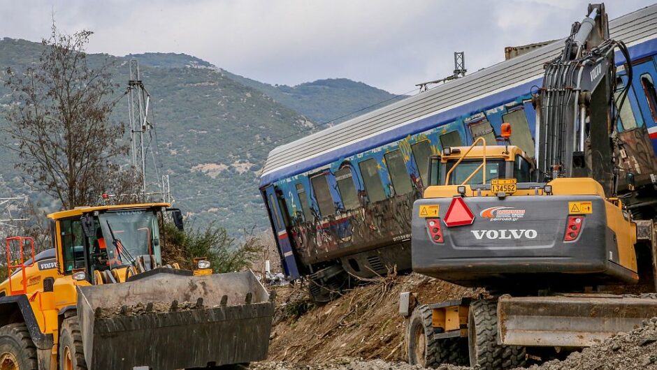 Τέμπη: Ερωτήματα για τις διαδικασίες «εξπρές» στο «σημείο μηδέν» της τραγωδίας (Video)