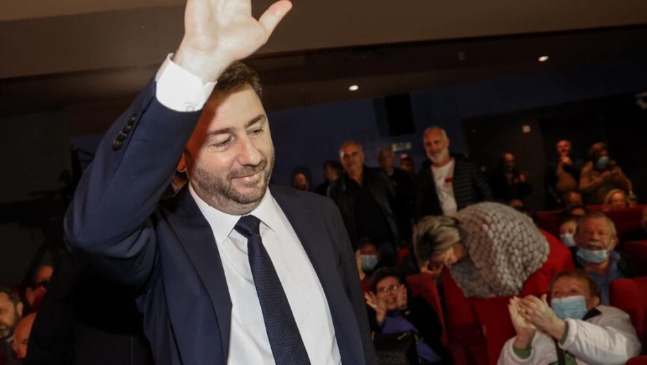 Είναι ο Ανδρουλάκης μπουζούκι;