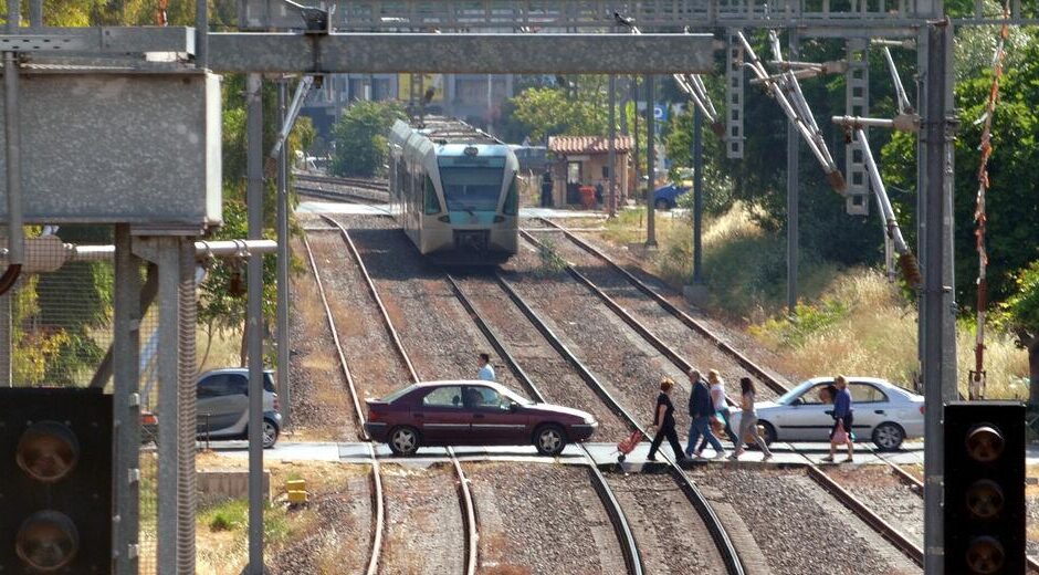 Παγίδες θανάτου οι διαβάσεις του ΟΣΕ στην Αθήνα