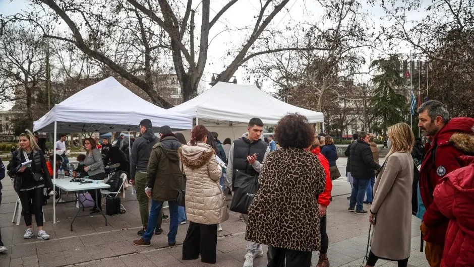 Σύγκρουση τρένων στα Τέμπη: Μάζεψαν συνολικά 8.000 φιάλες αίματος για τους τραυματίες