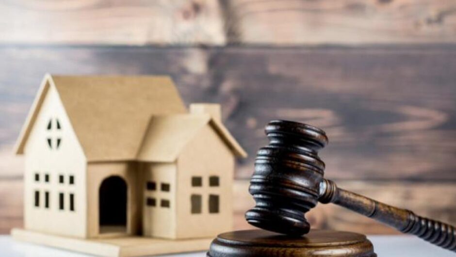 Πλειστηριασμοί / Εκτός ελέγχου τα funds – Έβγαλαν στο σφυρί σπίτι του Οργανισμού Εργατικής Κατοικίας