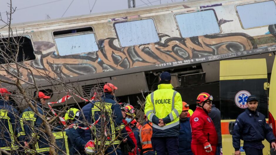 Τραγωδία στα Τέμπη / Άλλες 14 σοροί στο νεκροτομείο – Στους 57 οι νεκροί