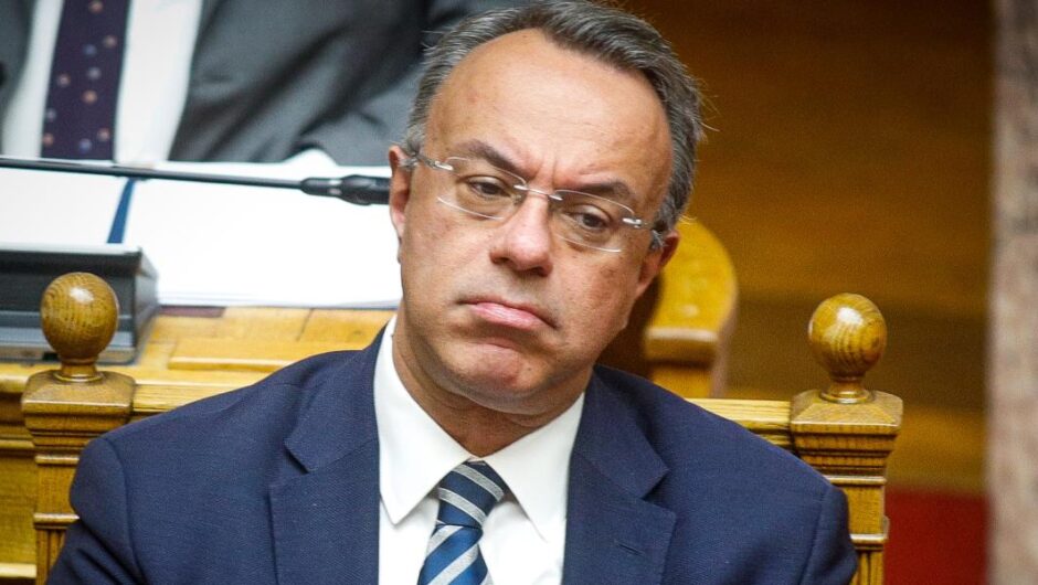 Έφη Αχτσιόγλου / Αποκαλύψεις για τους πλειστηριασμούς – «Γίνονται με υπογραφή Σταϊκούρα»