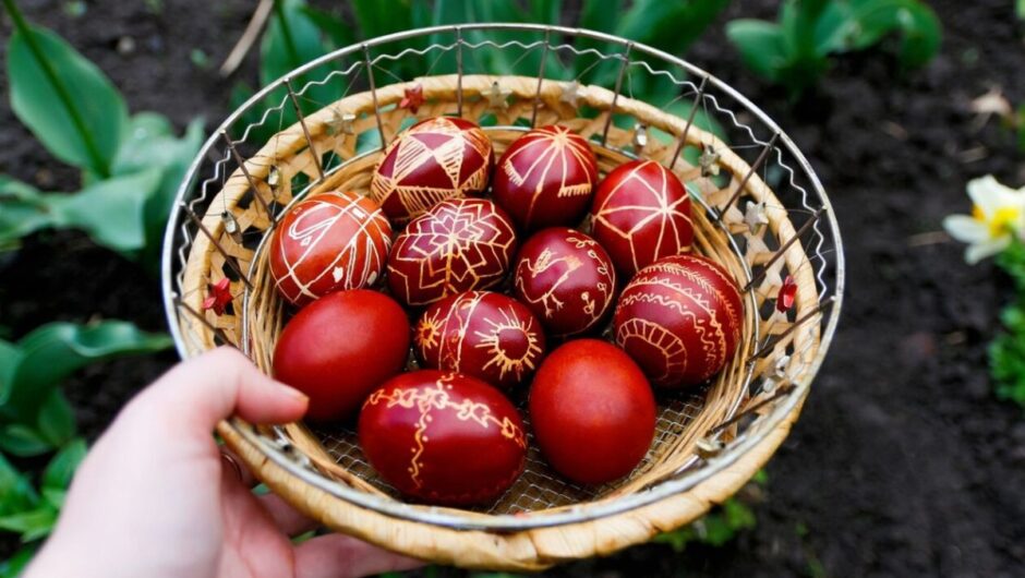Απλά μυστικά για τέλειο βάψιμο αυγών