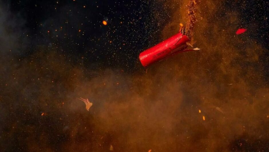 Πάσχα: Παιδιά με κομμένα δάχτυλα και εγκαύματα – Σοβαροί τραυματισμοί από βεγγαλικά