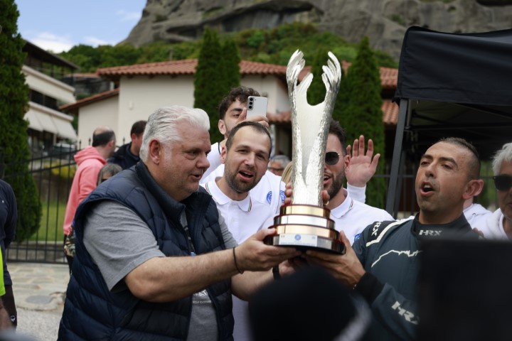 Έσπασε το ρεκόρ Γκίνες στα Μετέωρα η Ferrari F8 Tributo