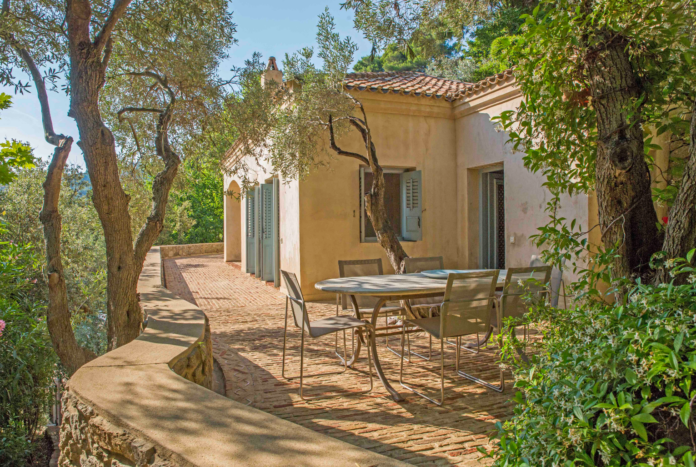 Αυτό είναι το σπίτι στη Σκιάθο που πουλήθηκε για 8,5 εκατομμύρια ευρώ – Δείτε εντυπωσιακές εικόνες