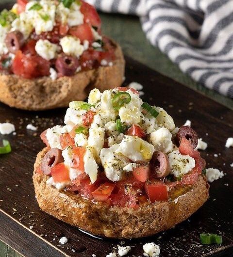 Ντάκος, η καλύτερη σαλάτα του κόσμου – Έξι ελληνικές σαλάτες στη λίστα με τις 50 κορυφαίες