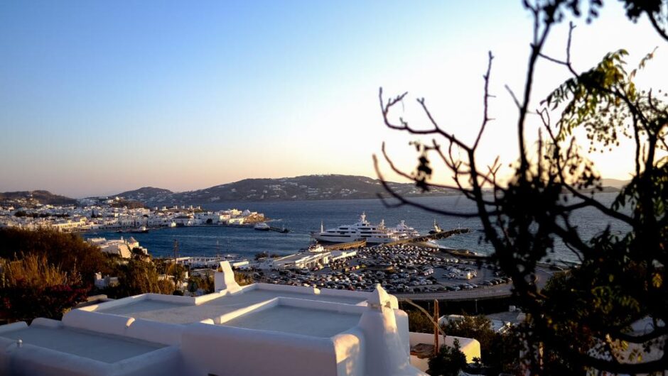 Μύκονος / Βαριές αιχμές της εισαγγελέως για την πολεοδομία – «Γνωρίζετε ποιοι παρανομούν»