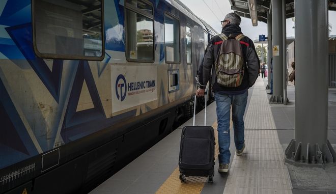 Intercity: Έμεινε από ρεύμα πριν τη Λάρισα – “Δεν υπήρχε σχέδιο για το τι θα κάνουμε”