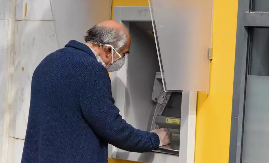 Μετά από 40 χρόνια: Κάτω από 780 ευρώ οι συντάξεις των ελεύθερων επαγγελματιών