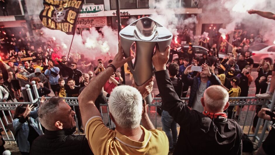 “Τρέλα” στα Τρίκαλα για το τρόπαιο του πρωταθλήματος της ΑΕΚ! (ΦΩΤΟρεπορταζ)