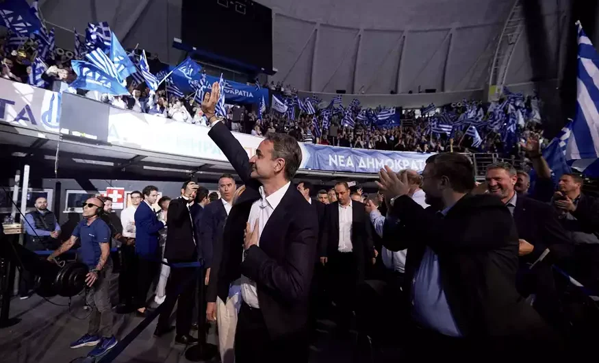 Ανάρτηση – “ξυραφιά” Κύρτσου: “2-3 τετραετίες Μητσοτάκη, ΠτΔ ο Καραμανλής γιατί σιώπησε και μετά πάιρνουν σειρά οι άλλοι γόνοι…”