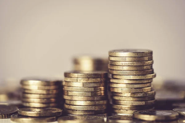 Όλη η αλήθεια για το πώς και από ποιούς διογκώθηκε το δημόσιο χρέος της χώρας