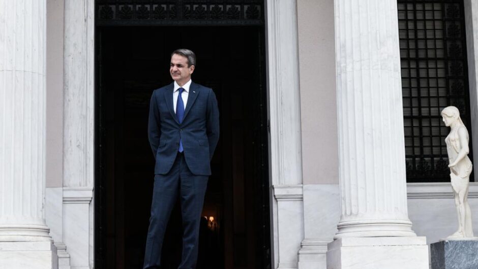 Εκλογές 2023 / Σάλος από τις συνομιλίες του Μαξίμου με ακροδεξιό κόμμα
