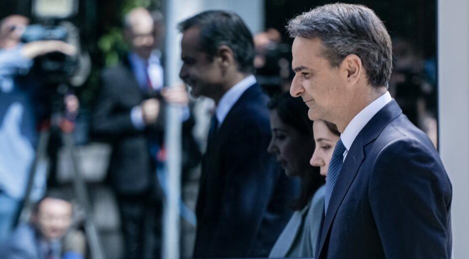 Παλιές καραβάνες, μαέστροι στη χειραγώγηση