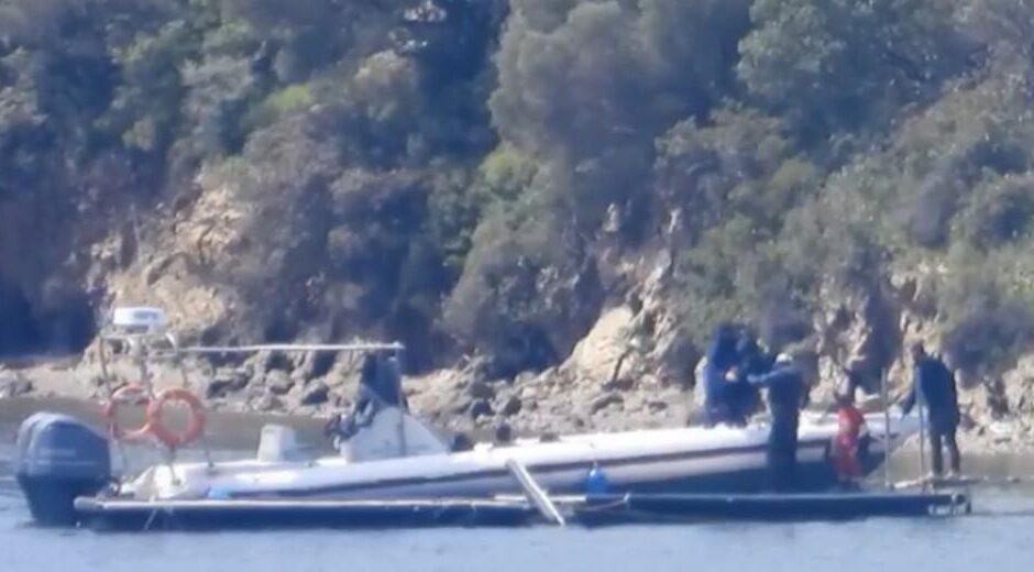 Πιάστηκαν στα πράσα: Βίντεο-φωτιά των NYT δείχνει το λιμενικό να παρατά μετανάστες στη θάλασσα