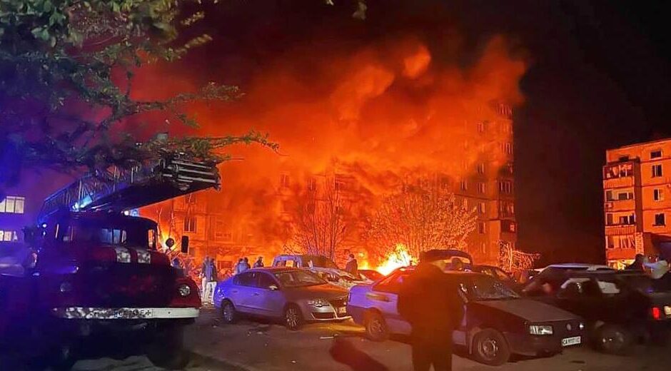 Μπαράζ ρωσικών επιδρομών στην Ουκρανία, πέντε τραυματίες στο Κίεβο