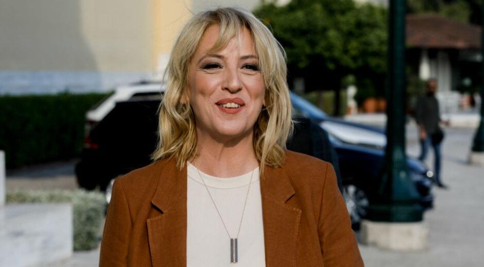 Πυρά Δούρου κατά Παπαδημούλη: τον κατηγορεί για «υποδείξεις» στα όργανα και τον Αλ. Τσίπρα