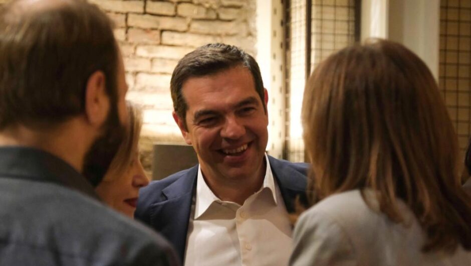 Αλέξης Τσίπρας / Με ποιον πολιτικό αρχηγό θα έβγαινε για ποτό