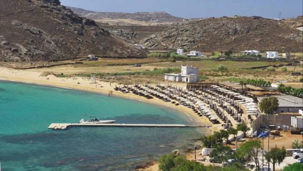 Μύκονος: Μπράβοι στο Principote απαγορεύουν στον κόσμο να πάει στην παραλία στον Πάνορμο