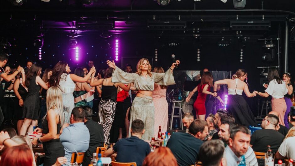 «Βούλιαξαν» τα μπουζούκια το τριήμερο – Στις πίστες οι Βολιώτες για χορό και τραγούδι (φωτό)