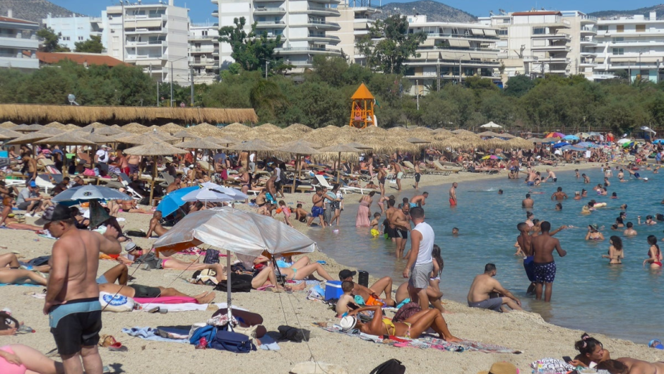 Μολύνσεις στη θάλασσα: Αυτές είναι οι 6 συχνές ασθένειες που παραμονεύουν στην παραλία