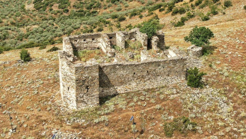 Λάρισα: Αυτό είναι ότι απέμεινε από ένα κτίριο γεμάτο ιστορία σε χωριό της Λάρισας (φωτο)