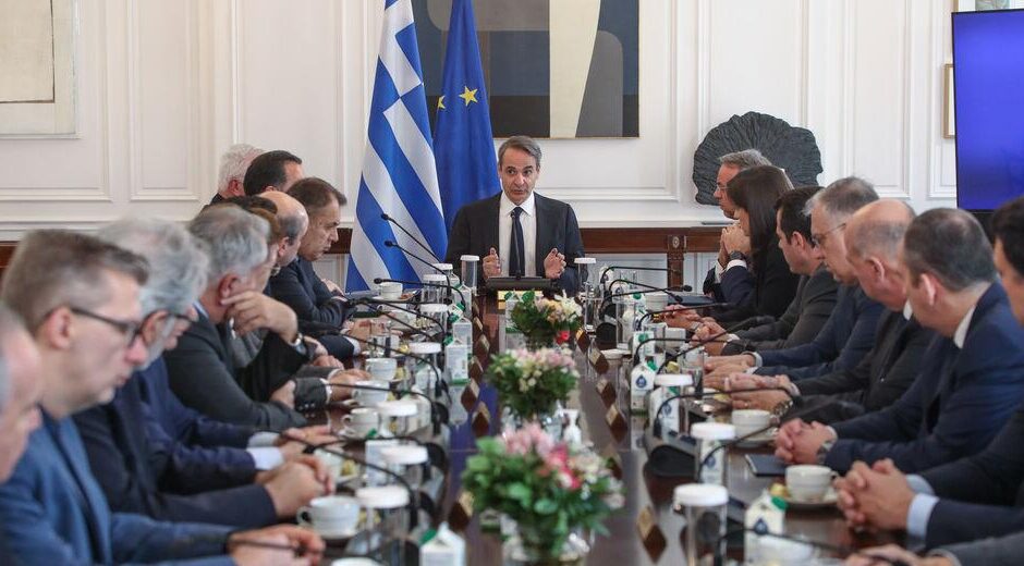 Την Τρίτη η ορκωμοσία της κυβέρνησης – Ποια ονόματα ακούγονται για τα υπουργεία