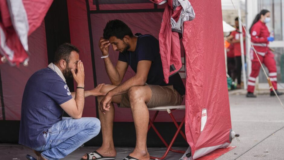 Nαυάγιο-Πύλος: Εγκλημα αλά Φαρμακονήσι περιγράφουν οι διασωθέντες – «Το Λιμενικό έσπρωχνε το αλιευτικό στην Ιταλία»