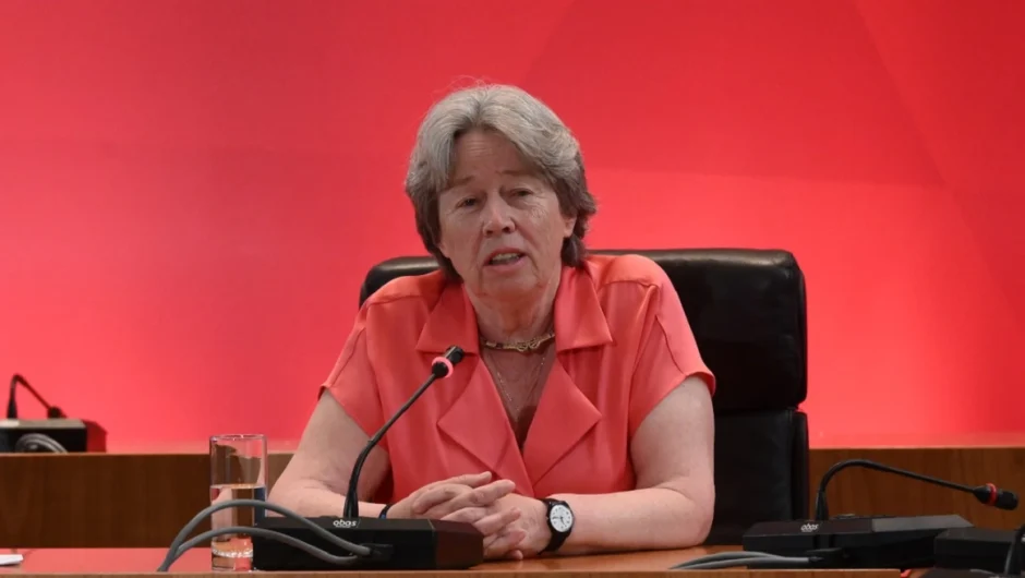 Αθηνά Λινού: «Δεν τείνουμε να παρατείνουμε τη ζωή των αγαπημένων μας, όταν είναι δεδομένο ότι δεν υπάρχει πλήρης θεραπεία»