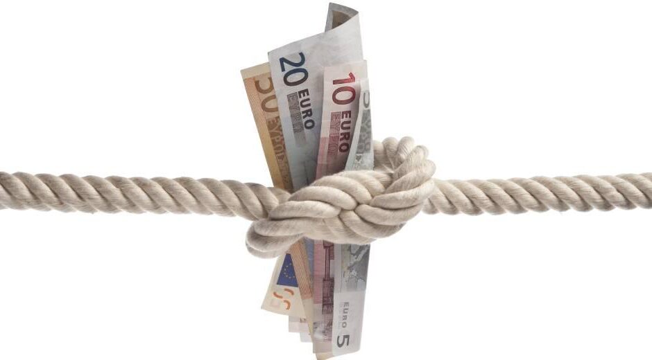Μιλώντας για φόρους στο «σπίτι του κρεμασμένου»