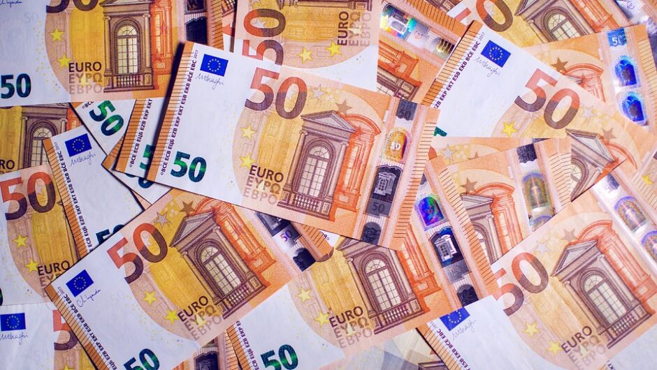 Προσεχώς, τα κεφάλια μέσα.