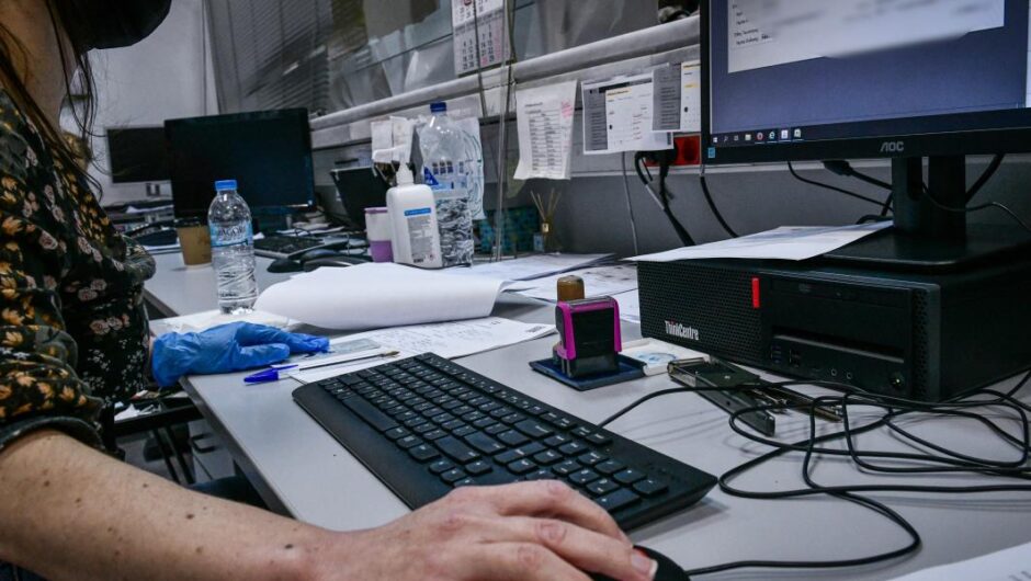 Πρόγραμμα ΣΥΡΙΖΑ – ΠΣ / 1,2 επιπλέον μισθούς τον χρόνο προβλέπει το νέο μισθολόγιο για τους δημοσίους υπαλλήλους
