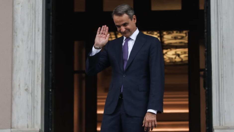 Κυβέρνηση Μητσοτάκη / Γκρίνιες από βουλευτές για τους 19 εξωκοινοβουλευτικούς υπουργούς και υφυπουργούς