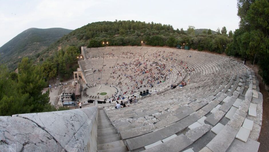 Αυτές είναι οι 11 κωμωδίες που χαρίζουν άφθονο γέλιο στις καλοκαιρινές πιάτσες