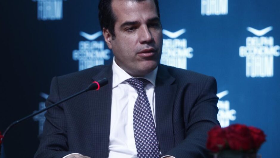 Θάνος Πλεύρης / Παραδέχθηκε το ψέμα– Δεν υπάρχουν οι 10.000 προσλήψεις στο ΕΣΥ στο πρόγραμμα Σταθερότητας