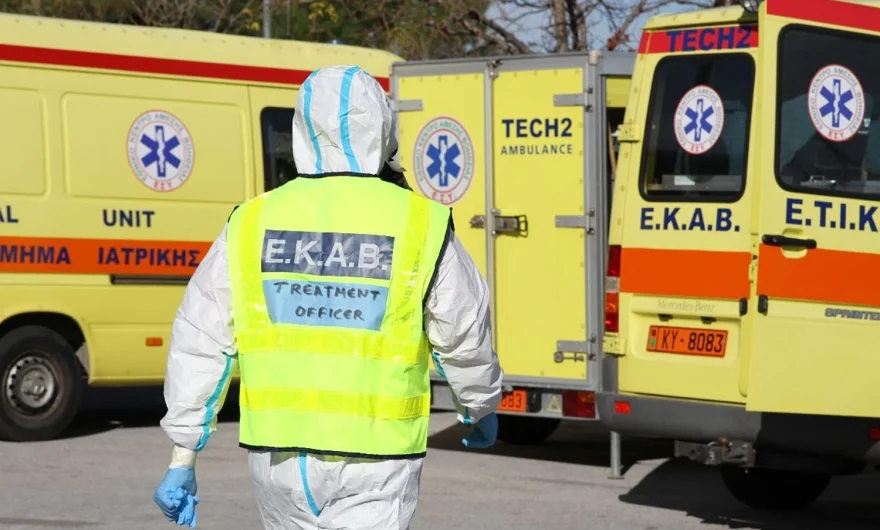 Εργαζόμενοι ΕΚΑΒ: Μόνο από τύχη δεν θρηνούμε κάθε μέρα θανάτους.