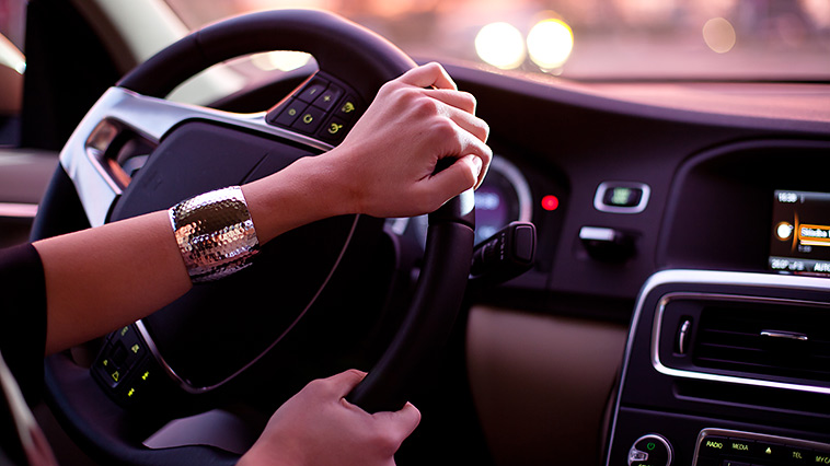 4 βασικά λάθη που σίγουρα κάνεις όταν οδηγείς