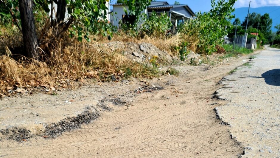 Αναμονή για γερά νεύρα σε παραλιακή περιοχή της Λάρισας: Τελείωσαν τις εργασίες σκαψίματος την άνοιξη κι άφησαν το δρόμο δίχως άσφαλτο