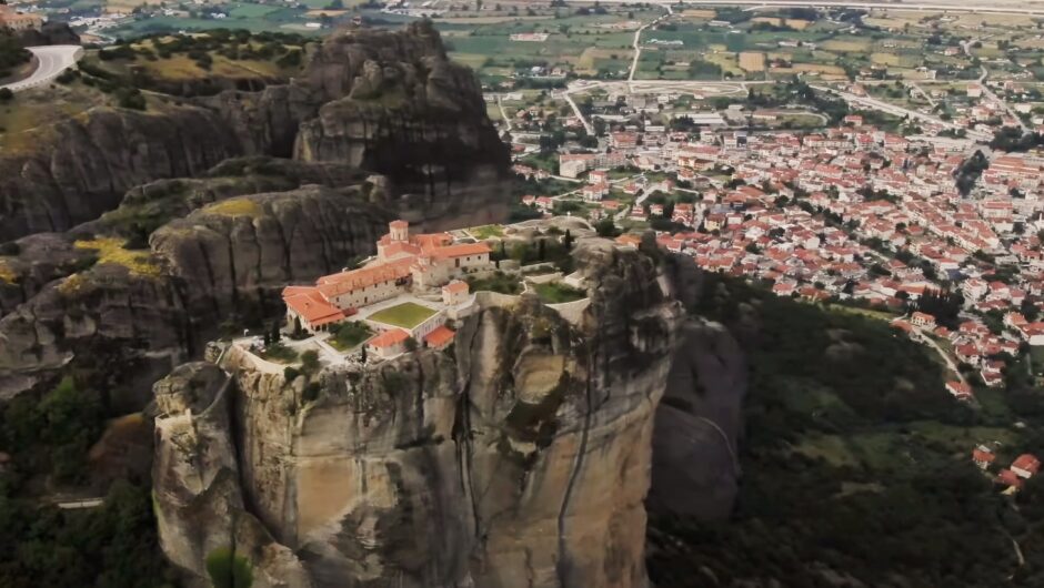 Λαρισαίος ταξίδεψε στα μετέωρα με τη βέσπα του και τράβηξε ένα βίντεο που κόβει την ανάσα! (video)